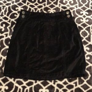 Free People women’s black velvety skirt size 24